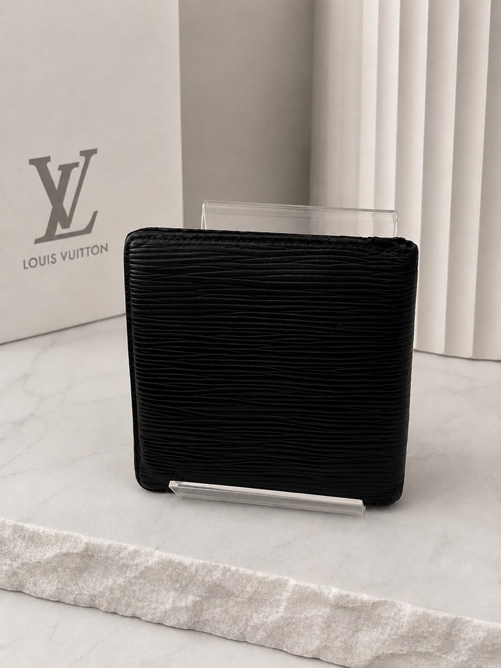 Vintage Louis Vuitton Black Epi Leather Bifold Wallet – Imperfect Wallet 👀